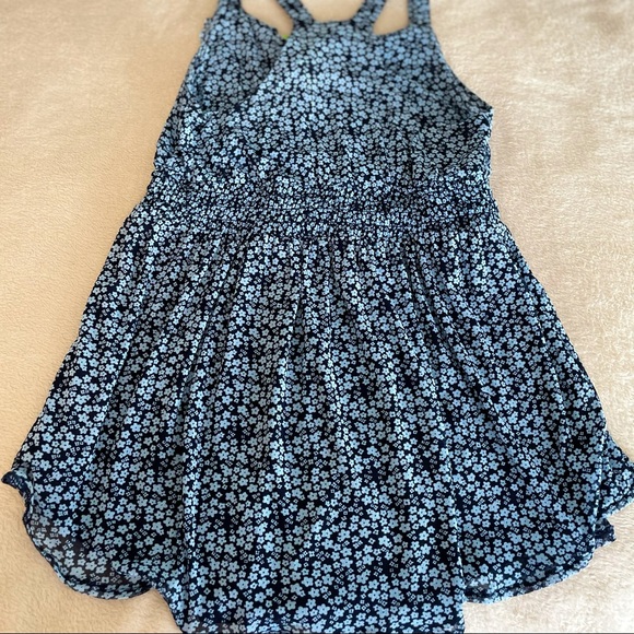 Express Sleeveless Floral Flutter Blouse - Size S - Picture 11 of 12